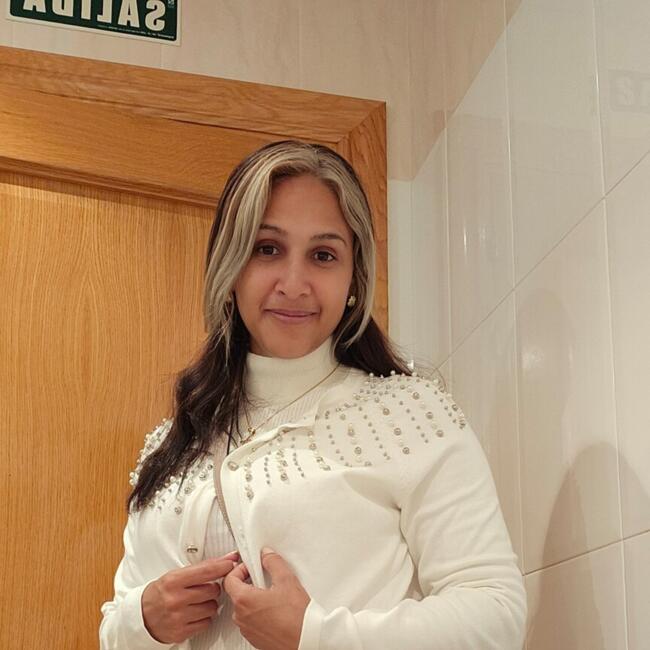 Niñera en Pinseque: Elizabeth