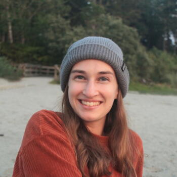 Babysitter Toronto: Hannah