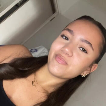 Babysitter στην περιοχή Pessac: Dina