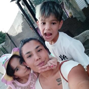 Niñera González Catán: Florencia