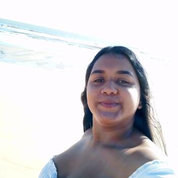 Babysitter in Governador Valadares: Raiane
