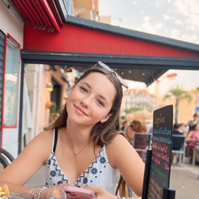 Babysitter in Dives-sur-Mer: Francesca