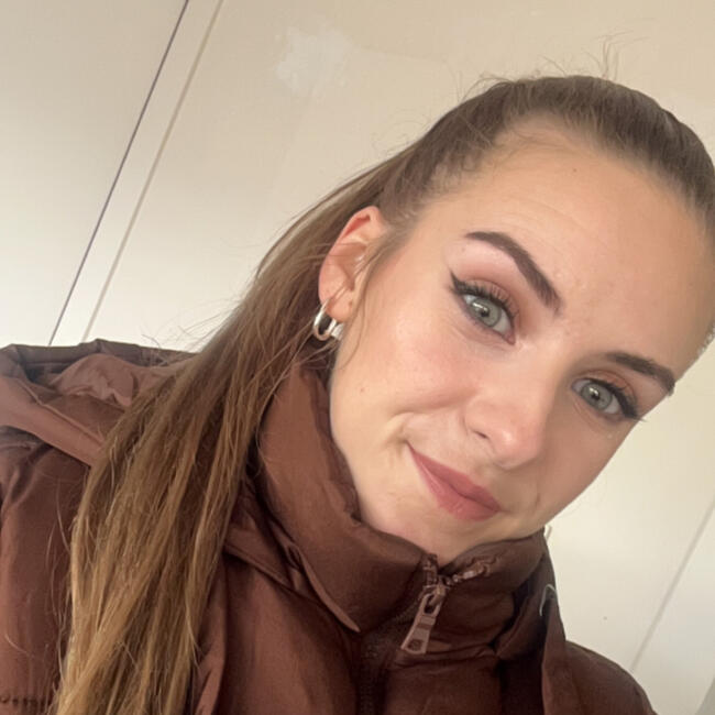 Babysitter in Eeklo: Ashley