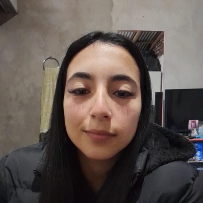 Babysitter in Pilar: Katia