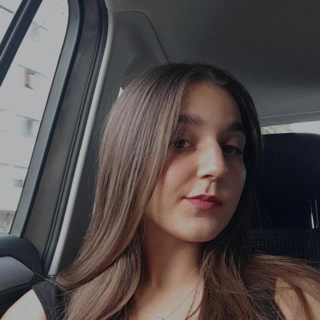 Babysitter in Alicante: Inés