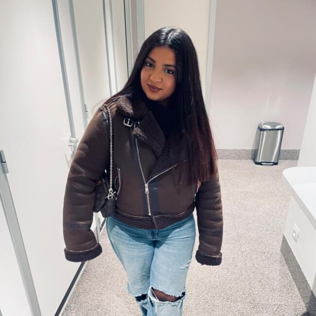 Babysitter in Venice: Yasmine