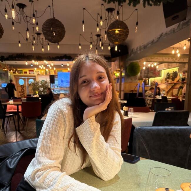 Babysitter in Bucharest: Daniela