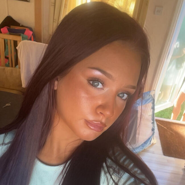 Babysitter in Manchester: Jasmine