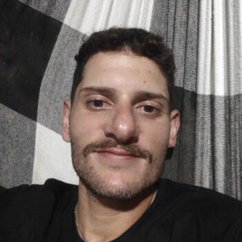 Emprego de babá em Jacareí: emprego de babá Mateus