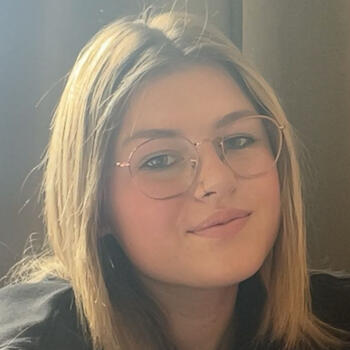 Babysitter in Oostkamp: Noémi