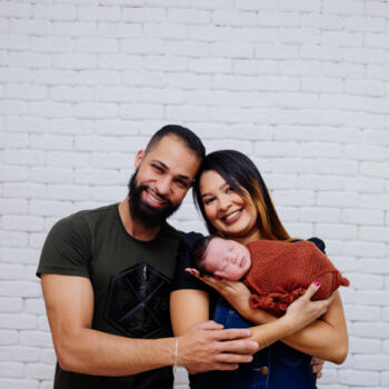 Emprego de babá em Brasília: emprego de babá Mayara