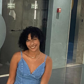 Babysitter in Salvador: Carolina