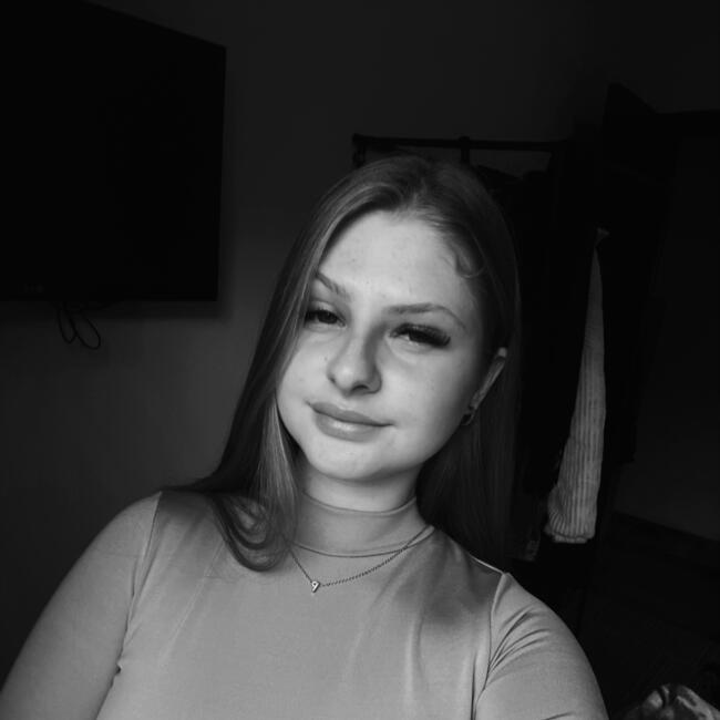 Babysitter in Pelotas: Yasmin mendonça