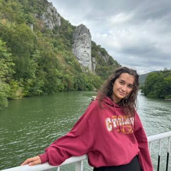 Babysitter in Oradea: Naomi