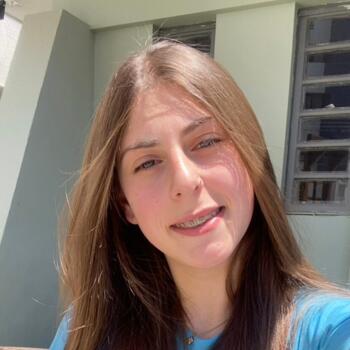 Babysitter in Curitiba: Kamylla