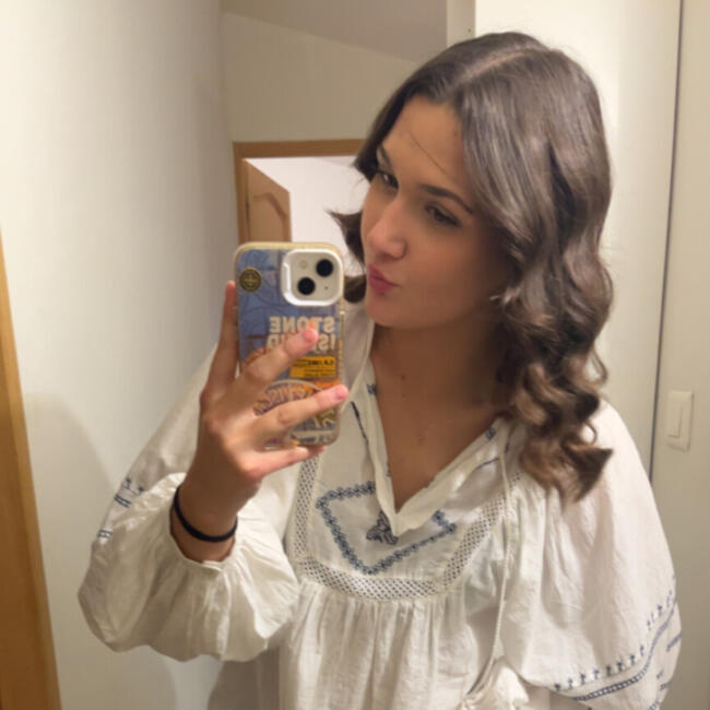 Babysitter in Saint-Vallier (Auvergne-Rhône-Alpes): Louane