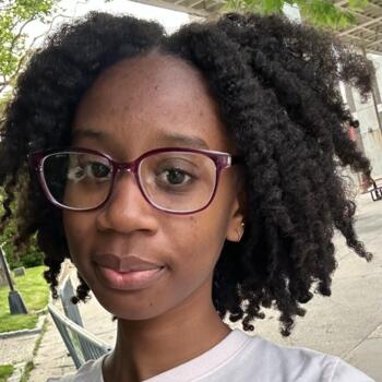 Babysitter in The Bronx: Akilah