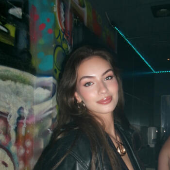 Babysitter in Budapest: Elie