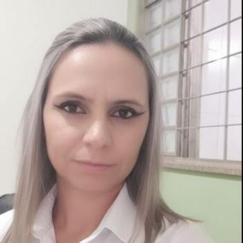 Babysitter in Maringá: Adriana