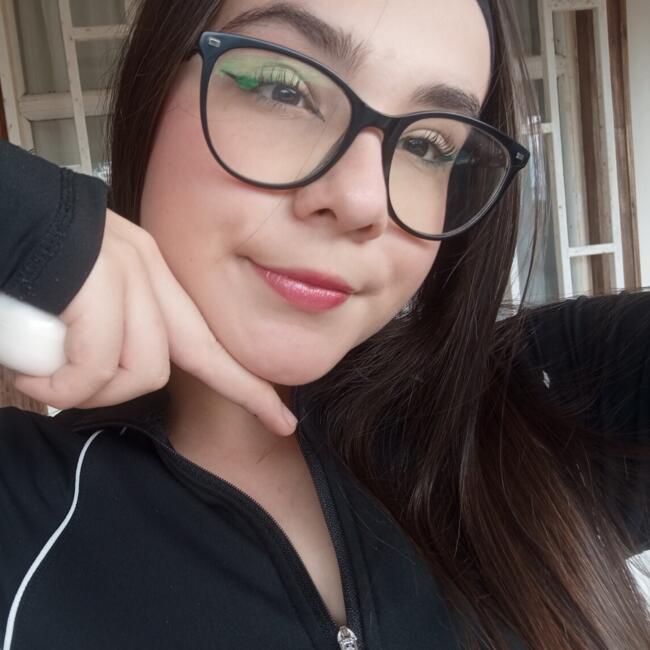 Babysitter in Grecia: Monse Jiménez