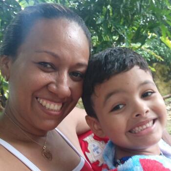 Babysitter Manaus: Ângela