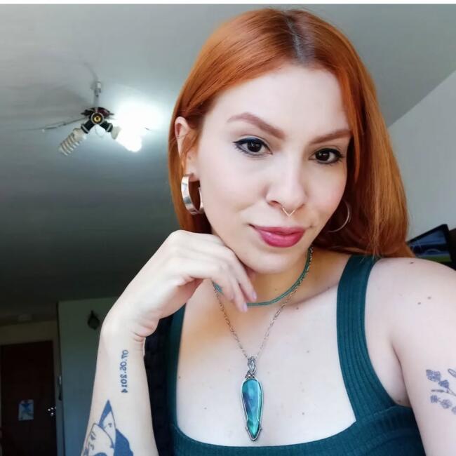 Babysitter in Maringá: Tassia