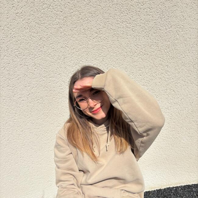 Babysitter in Allassac: Chanel