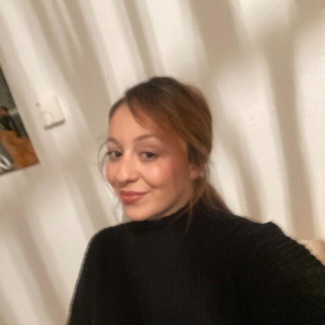 Babysitter in Saint-Ouen-l'Aumône: Yamina