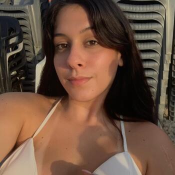 Babysitter Guarujá: Emelli