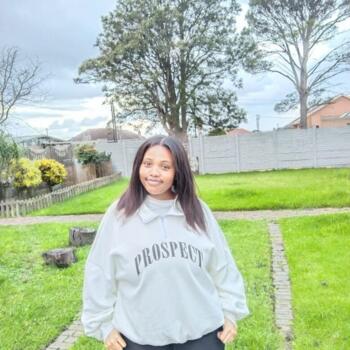 Babysitter in East London: Agcobile