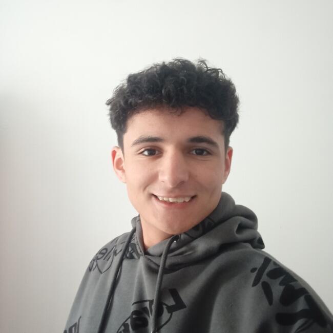 Canguro en Castellón de la Plana: Ilyas