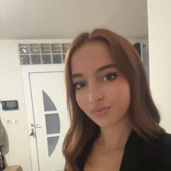 Baby-sitter à Ormesson-sur-Marne: Anais