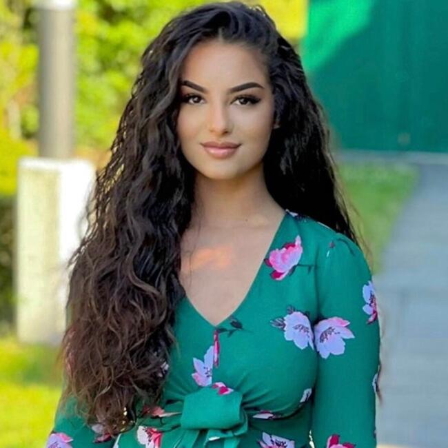 Baby-sitter in Mägenwil: Elif Sima