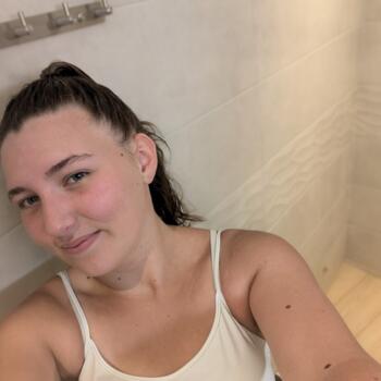 Babysitter in Neulise: Anaëlle