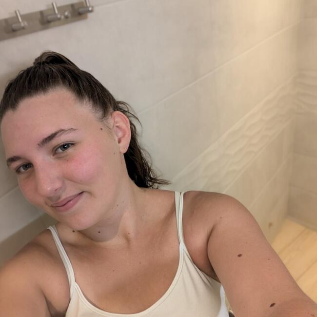 Babysitter in Neulise: Anaëlle