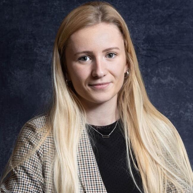 Babysitter in Vitrolles: Louise