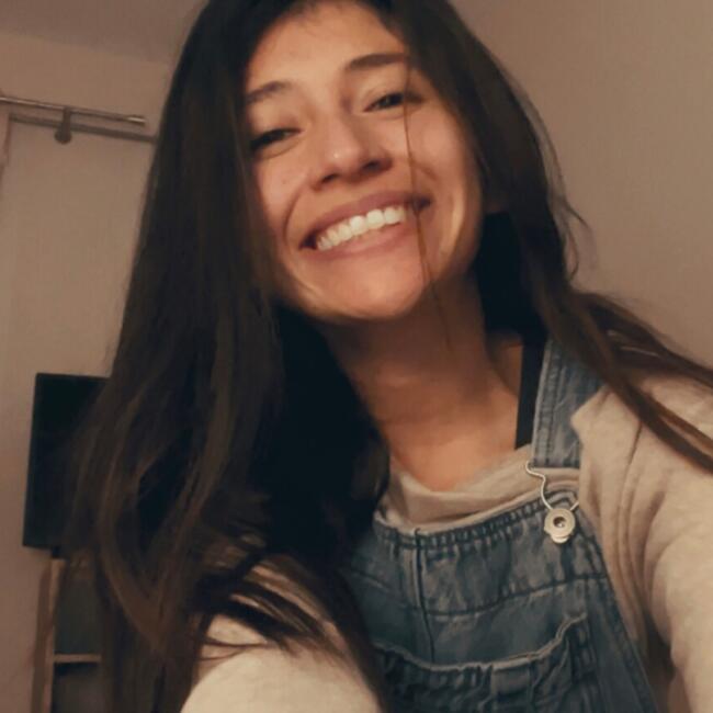 Babysitter in La Rochelle: Lorena