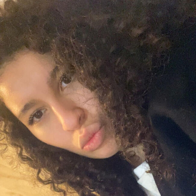 Babysitter in Charenton-le-Pont: Ghadir