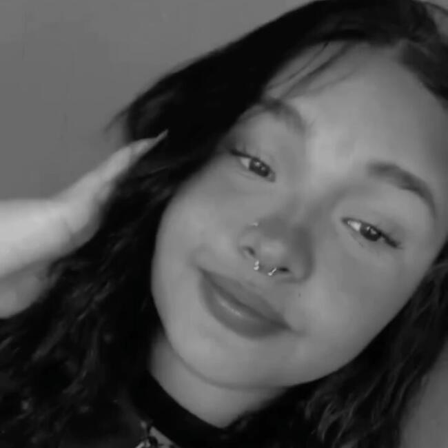 Babá em Queimados: Andressa