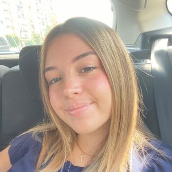 Babysitter in Redován: Julia