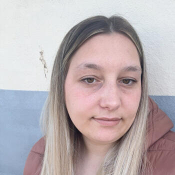 Babysitter in Achères: Safia