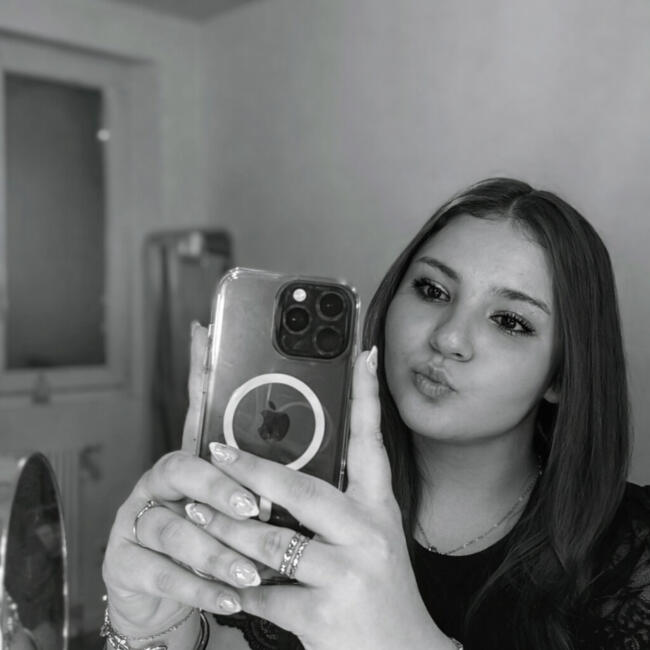 Babysitter in Sainte-Croix-sur-Buchy: Gayna