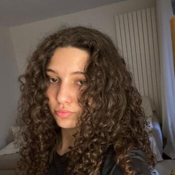 Babysitter in Paris: Nesrine