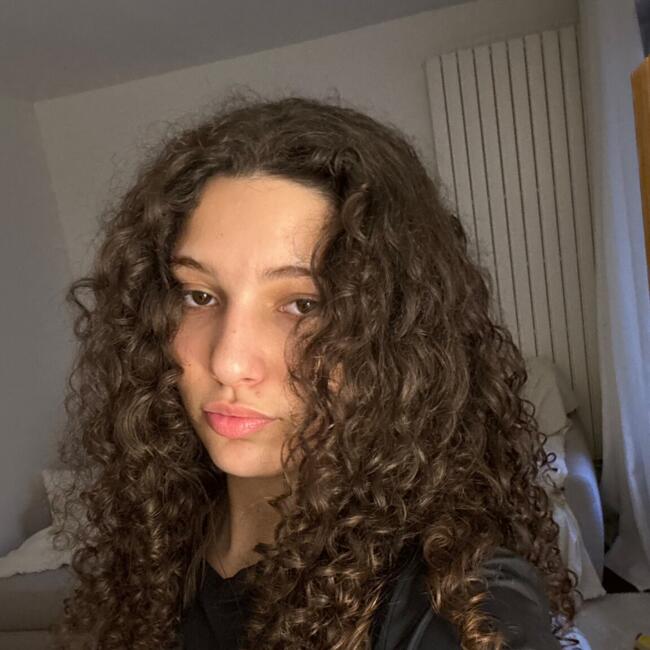 Babysitter in Paris: Nesrine