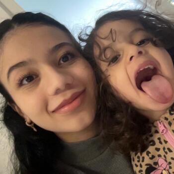 Babysitter in Paris: Anissa