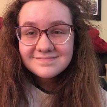 Babysitter Overland Park: Ava