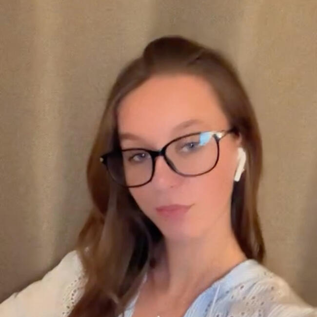 Babysitter in Créteil: Kathleen