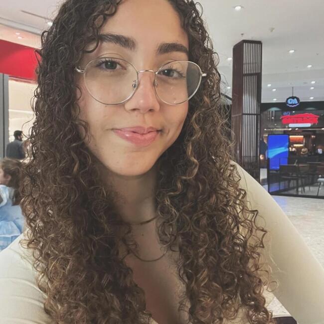 Babá em Balneário Camboriú: Raphaella