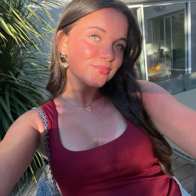 Babysitter in Paris: Iris