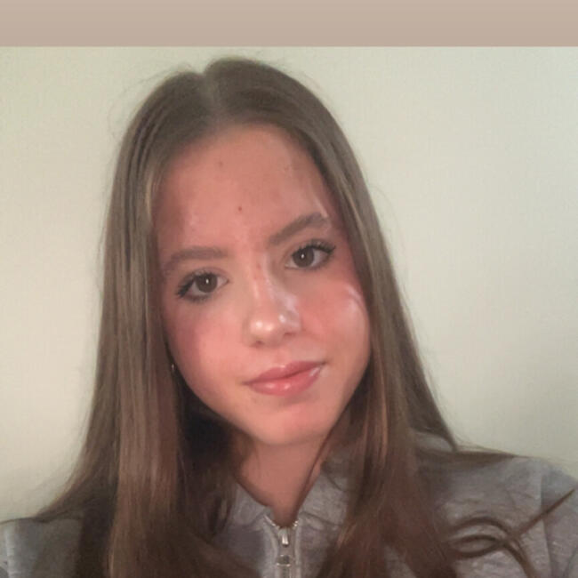 Babysitter in Rouen: Camille